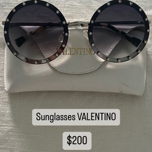 Valentino rounded sunglasses